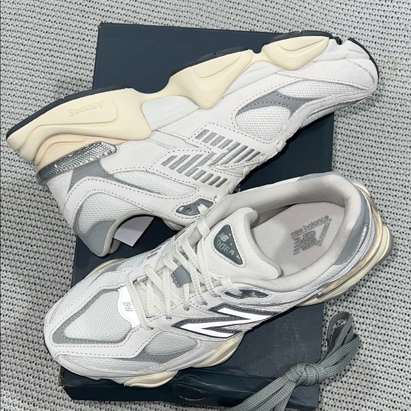 New Balance 9060 in Gray and Cream - Picture 5 of 9